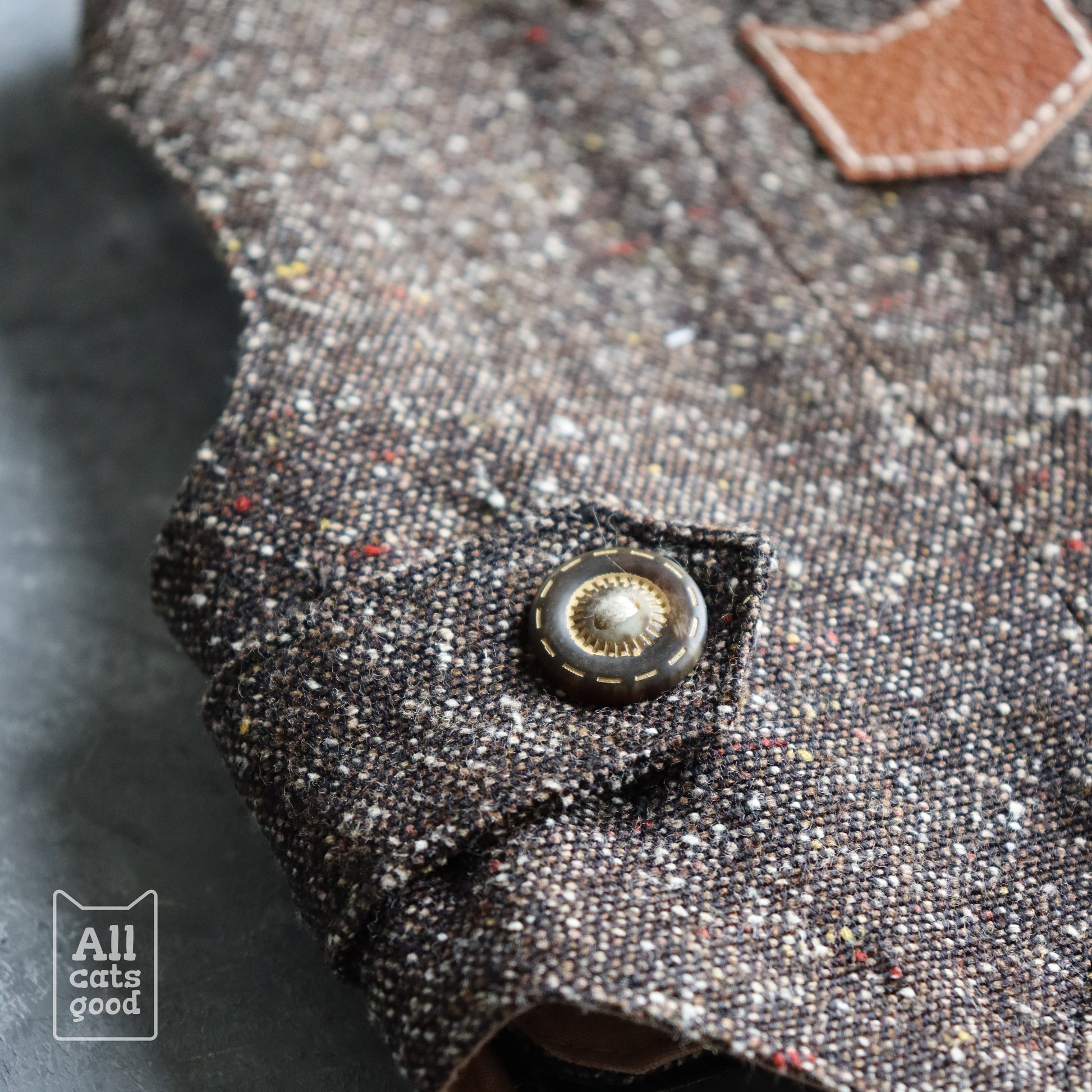 Detailed View: Quality Button on the Personalised Classic Tweed Cat Walking Jacket by All Cats Good. Discover Exquisite Pet Accessories!
