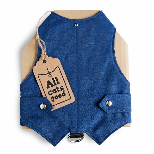Dress your cat in the trendy Allcatsgood vest! This durable and chic harness offers a secure fit with its button details and leash attachment, making every walk a stylish adventure