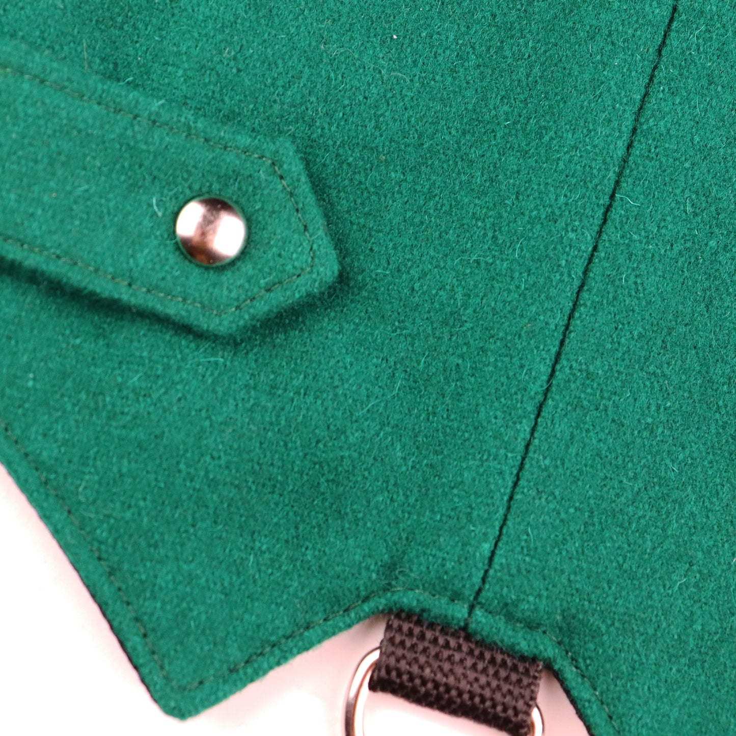 Difficult to escape green cat harness. Christmas vest
