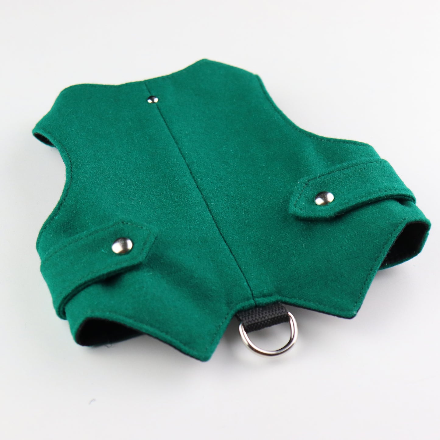 Difficult to escape green cat harness. Christmas vest