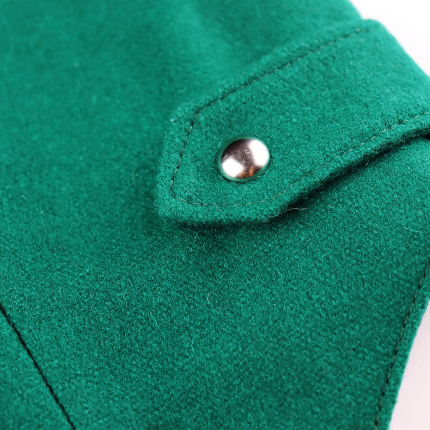 Difficult to escape green cat harness. Christmas vest