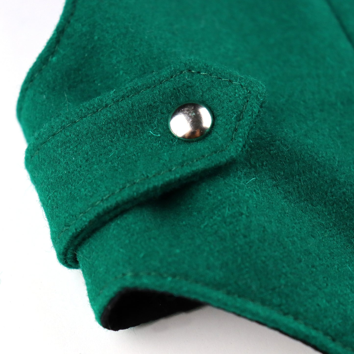 Difficult to escape green cat harness. Christmas vest