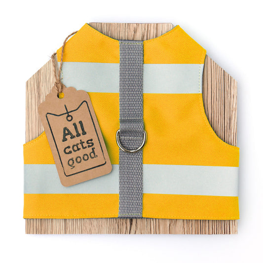 Escape proof high visibility water-repellent safety cat harness with reflective stripes. Airtag pocket optional