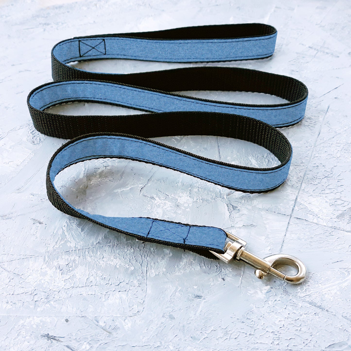 Matching tweed leash for cat