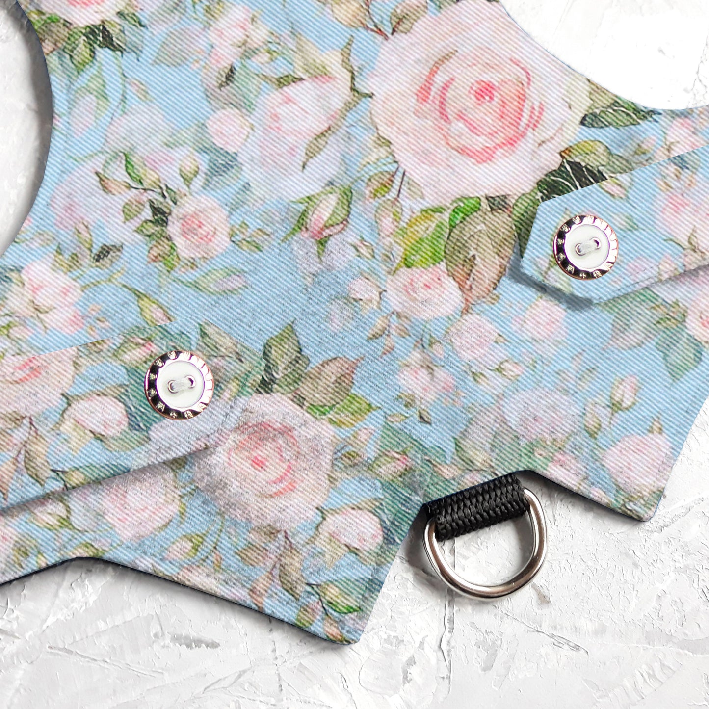 Difficult to escape cotton cat harness with tea rose print