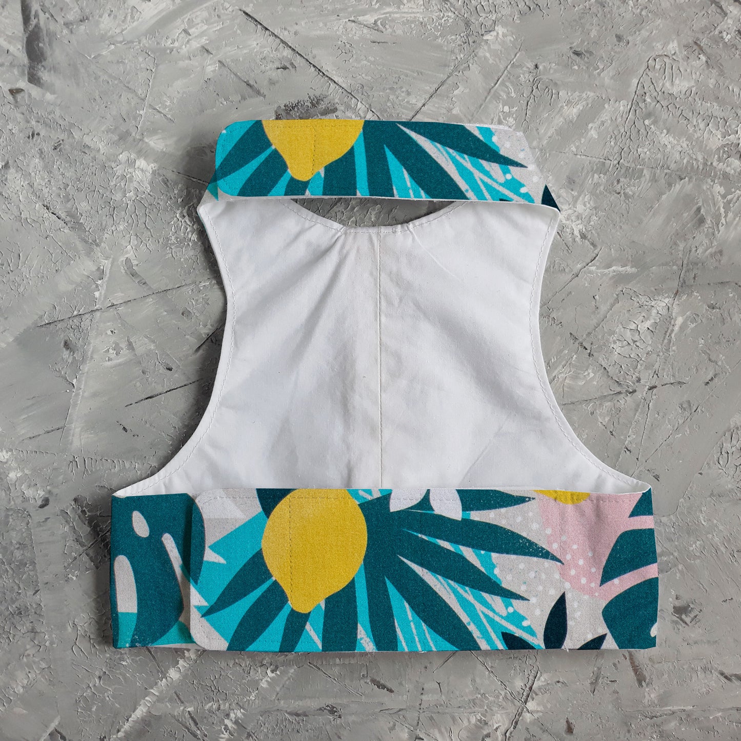 Difficult to escape and safety cat harness. Breathable cotton vest "Tropical Lemon"