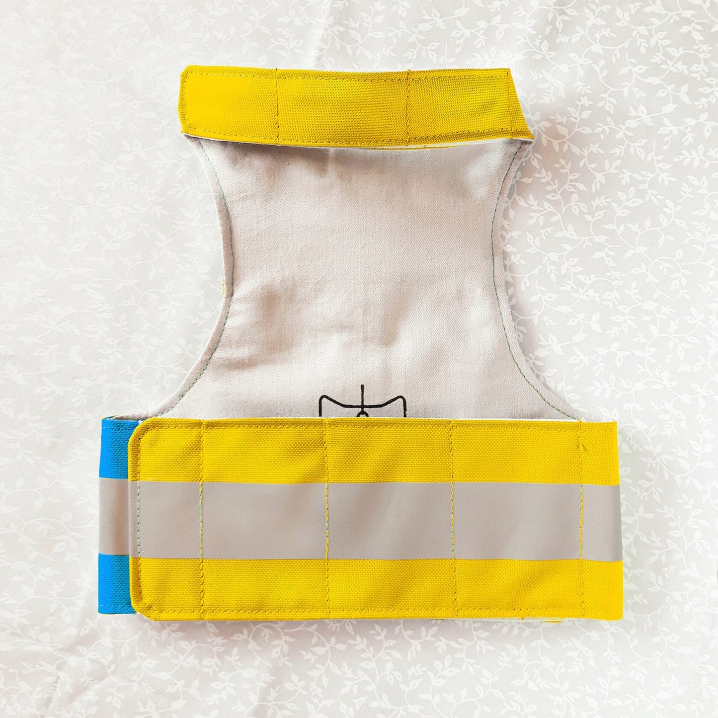 UKRAINE. Escape proof water-repellent safety cat harness with reflective stripes