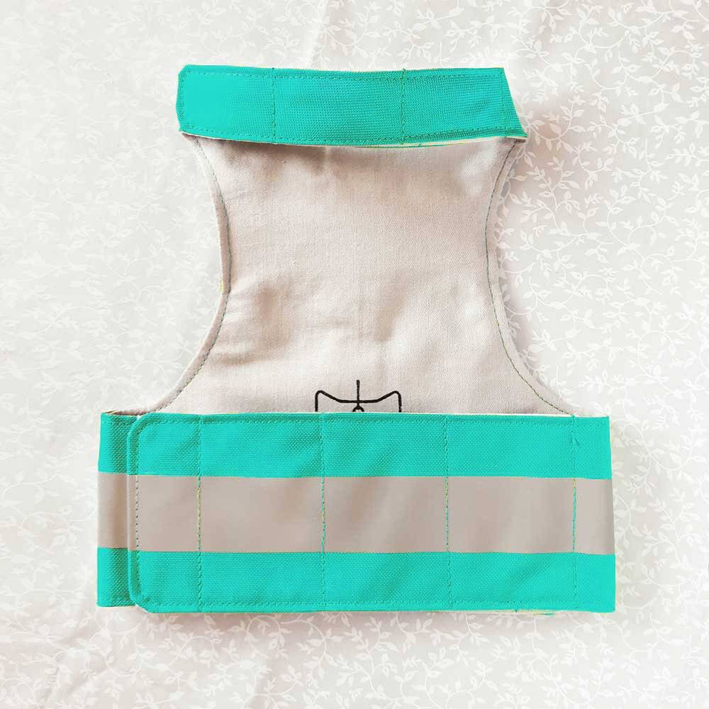 Difficult to escape high visibility water-repellent safety cat harness with reflective stripes. Light sea green