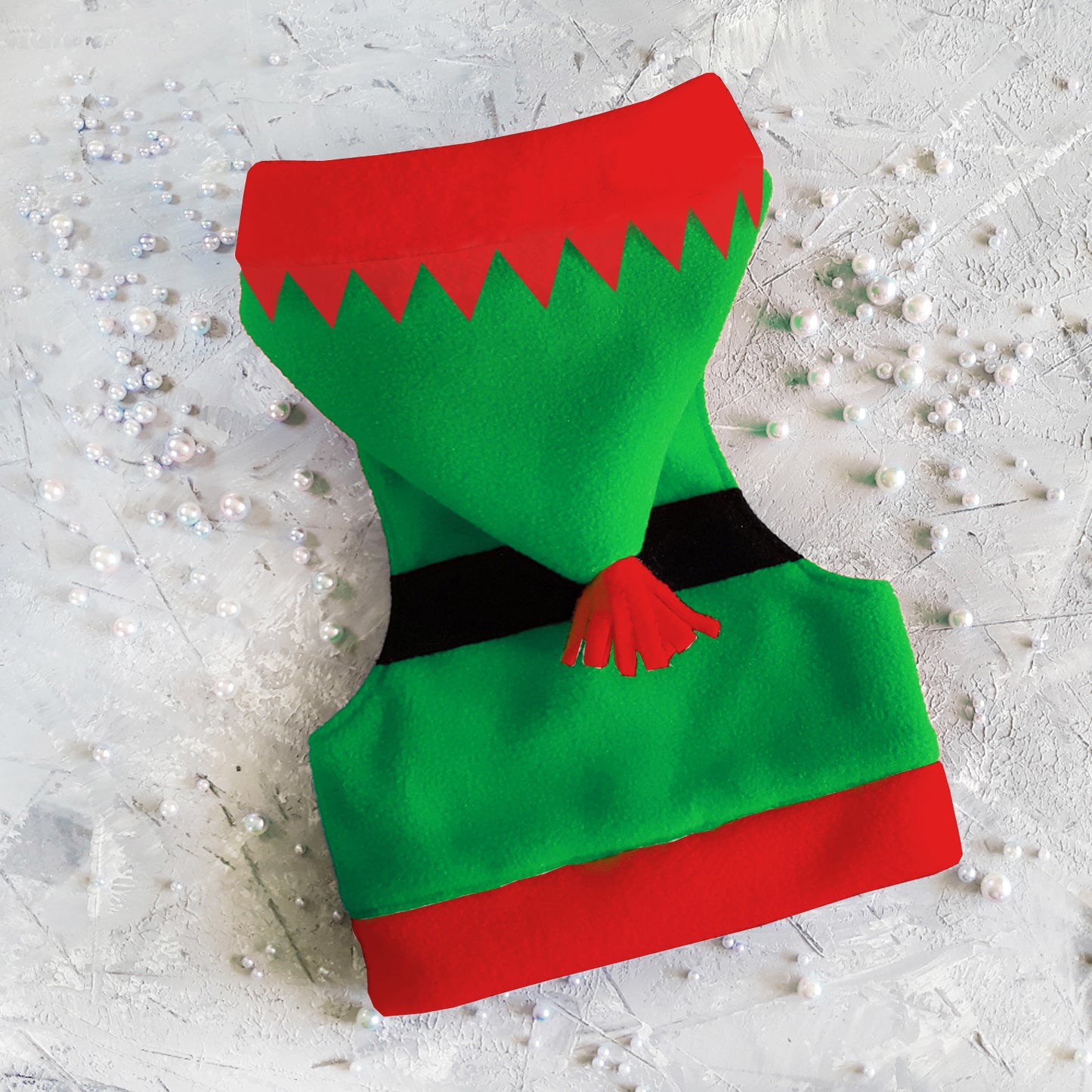 Difficult to escape green Elf cat harness. Christmas vest